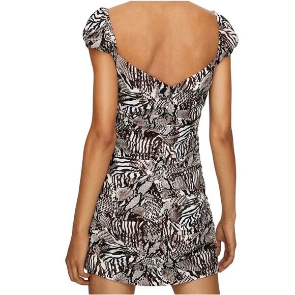 WILFRED Aritzia Veda Ruched Mini Dress Animal Print Black Cream Sz 2 Sexy VNeck - Picture 7 of 11